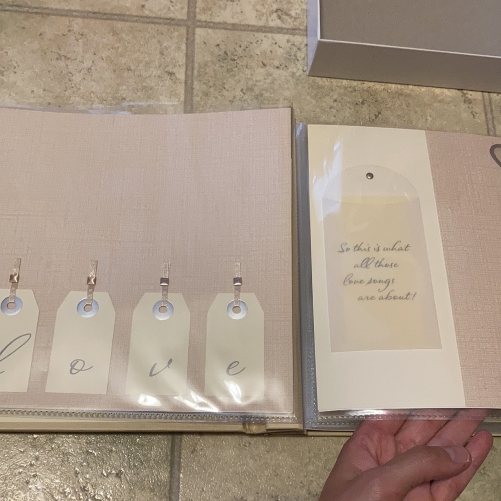 NWT wedding album/scrapbook - Picture 3 of 8